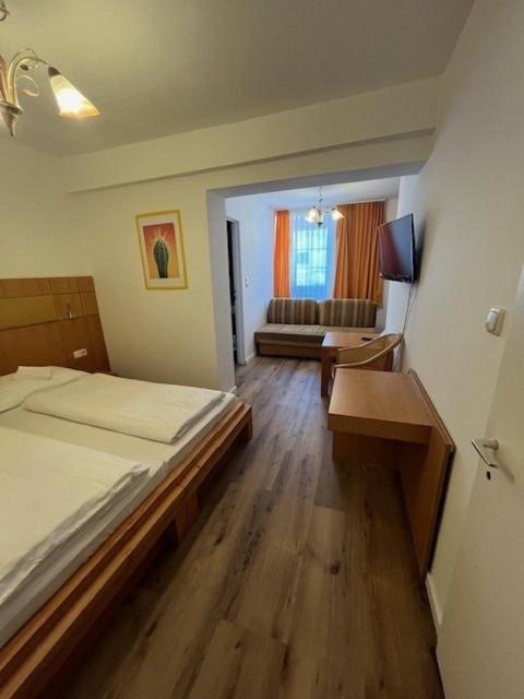 City Hotel Post 14 Braunau am Inn Extérieur photo